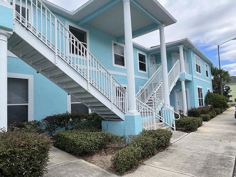 1st image of 3132 Sun Lake Ct Unit 1
