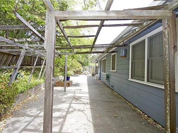 4th image of 76 Angela Ave