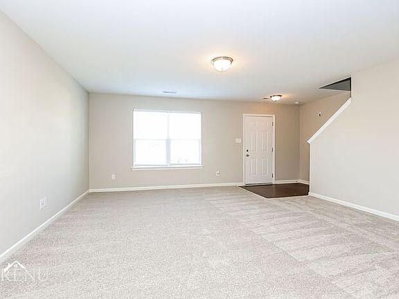 4th image of 3220 Dizzy Dean Dr
