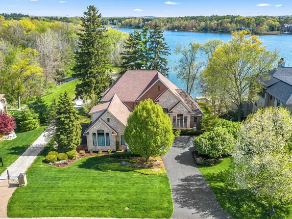 5929 Hartford Way, Brighton, MI 48116