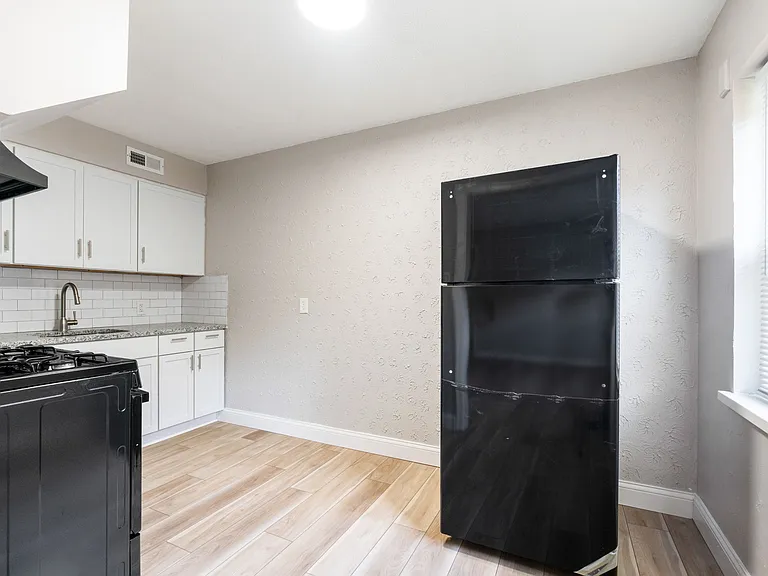 2255 W Broad St #208 — Photo 6