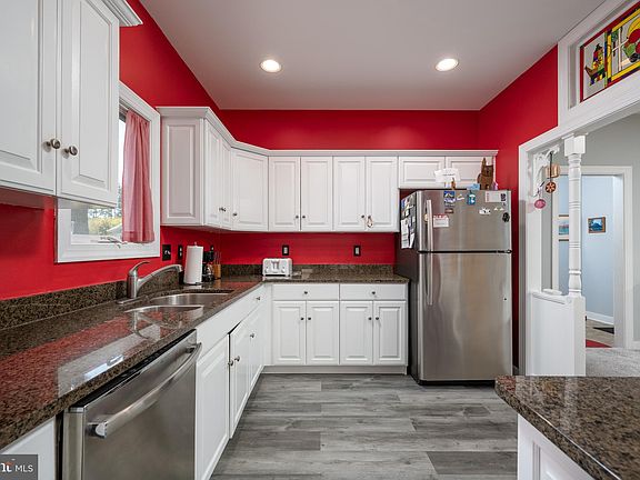 3rd image of 20 Dewberry Dr #102