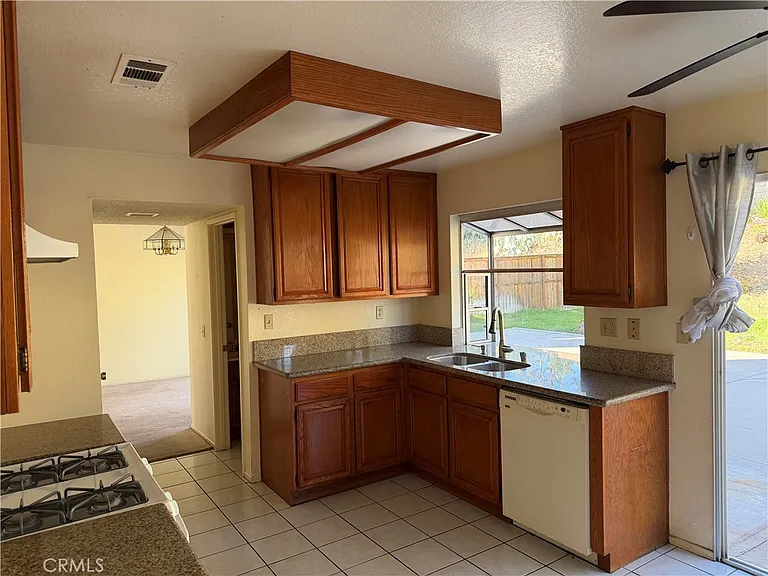 10570 Hill Grass Dr — Photo 4