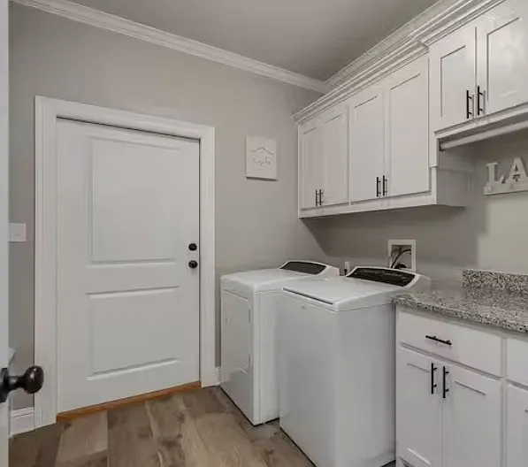 5804 Bluebonnett Dr — Photo 12