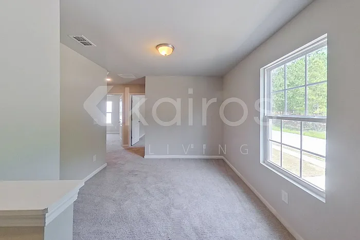 248 York Ln — Photo 8