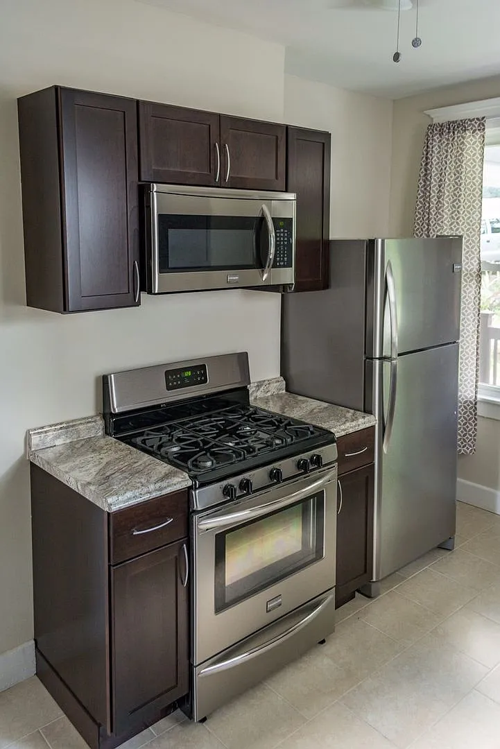 1515 Rockland Ave photo 1