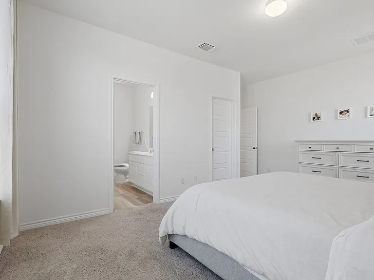 15415 Oceanus Dr — Photo 12