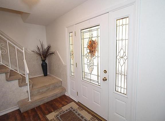 Welcome to 561 Summit View Ct!