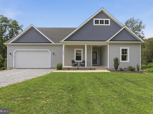 553 Rippon Village Dr, Charles Town, WV 25414