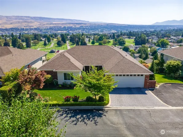 1877 Broadway Place, Wenatchee, WA 98801