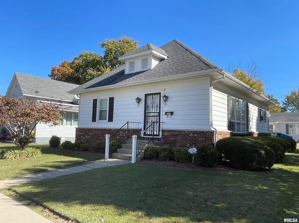 200 N 12th St, Herrin, IL 62948
