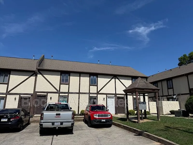 605 Sunset Ave #6