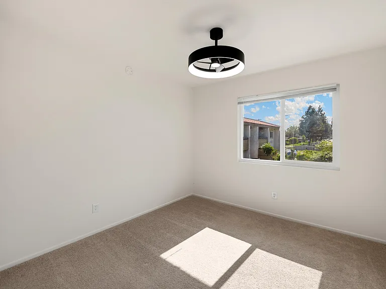 2521 W Sunflower Ave #R8 — Photo 18