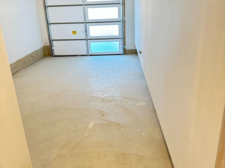 38 Schmeltzer Cres — Photo 18