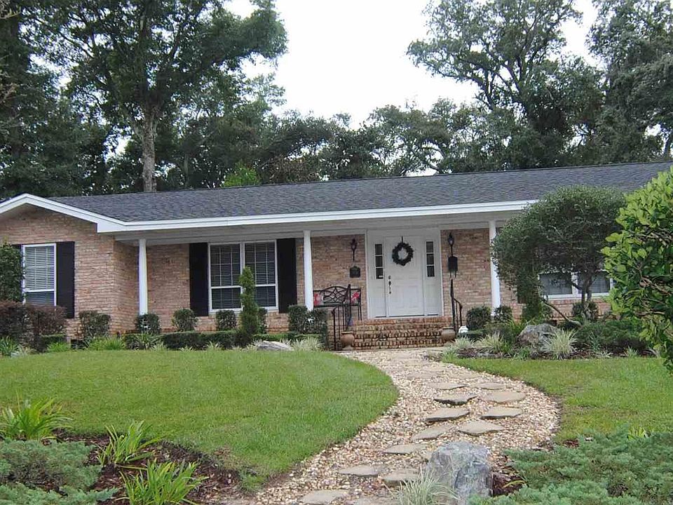 1st image of 3839 Menendez Dr