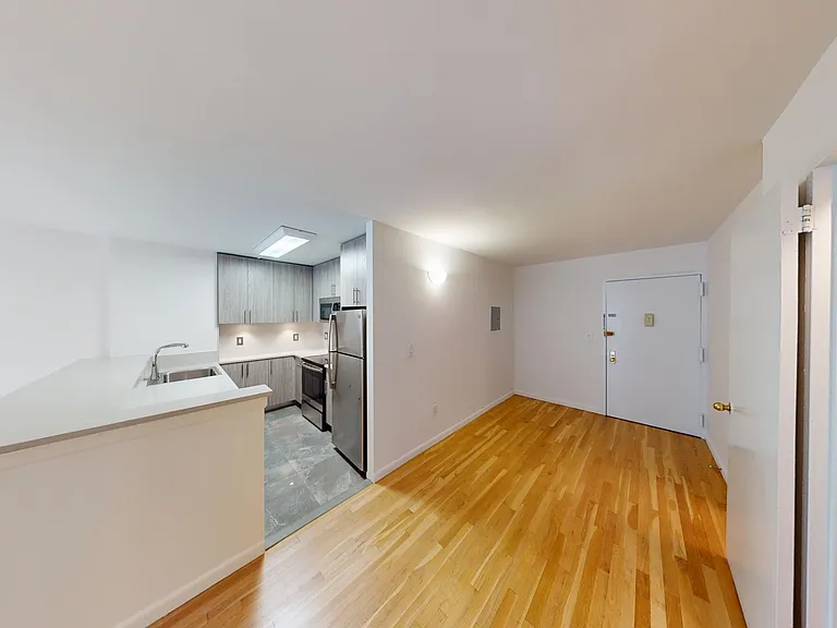 121 Reade St #5L — Photo 5