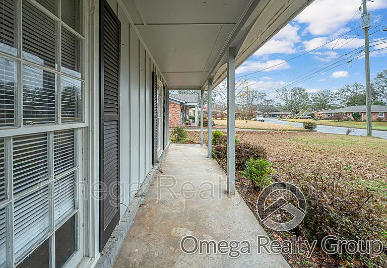 1265 Adell St — Photo 5