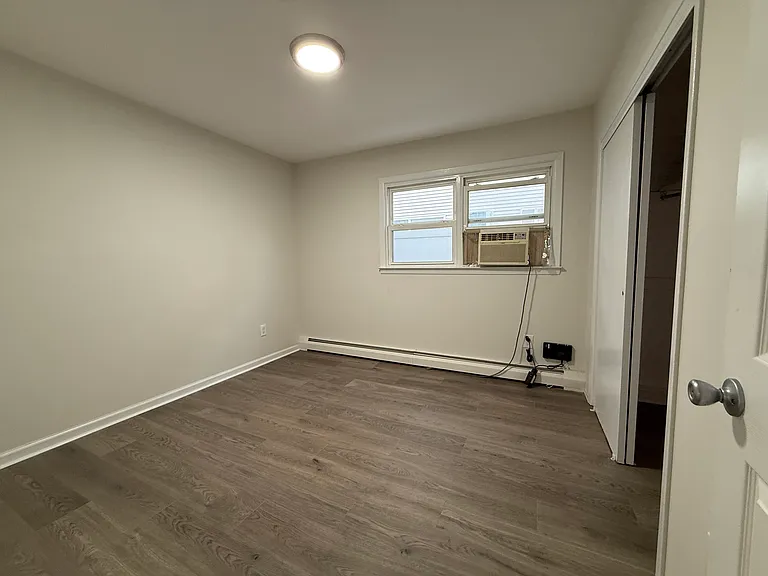 450 E Penn St #1 — Photo 26