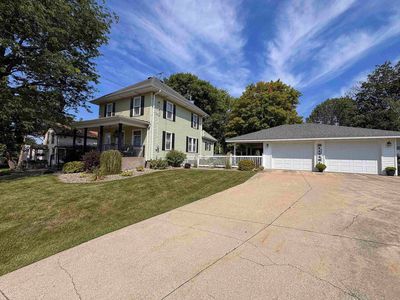 25 3rd Ave NW, Waukon, IA, 52172