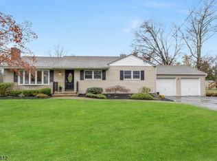 27 Manor Dr, Wayne, NJ 07470
