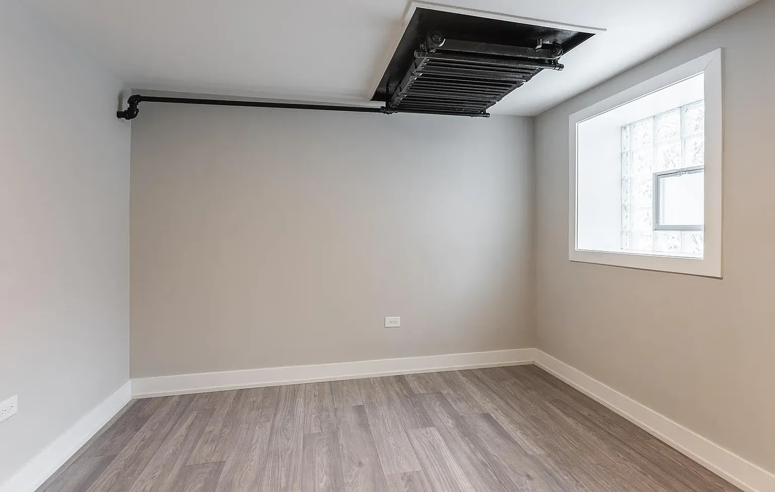2 bed, 900 sqft, $1,875 — Photo 3