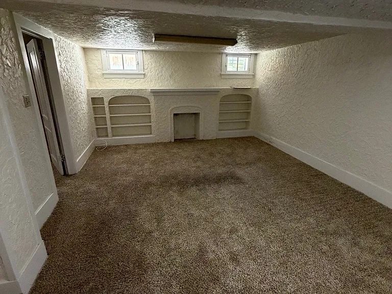 678 S Race St — Photo 11