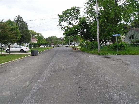 4th image of 19 Yalta Dr