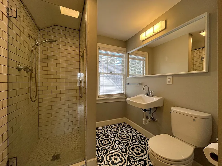 1723 NE 60th Ave — Photo 36