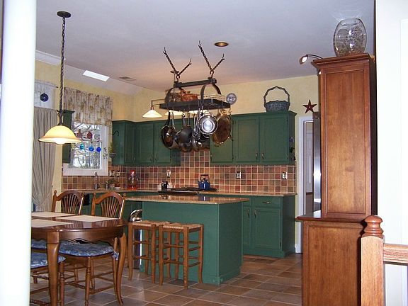 NEW KITCHEN W/GRANITE COUNTERS
