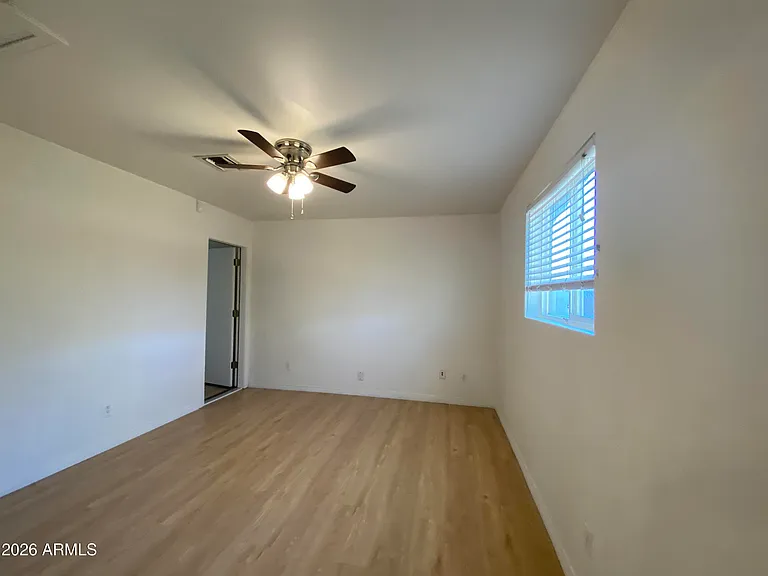 6728 W Vogel Ave — Photo 9