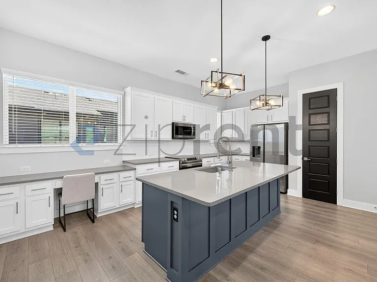 2818 Addison Park Ln — Photo 17