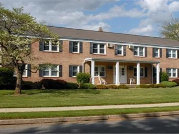 812 S College St APT 6, Palmyra, PA 17078