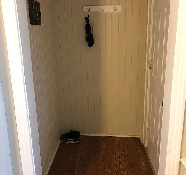 Entry way, front door on the right.