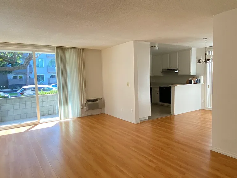 1835 S Bentley Ave #1 — Photo 7