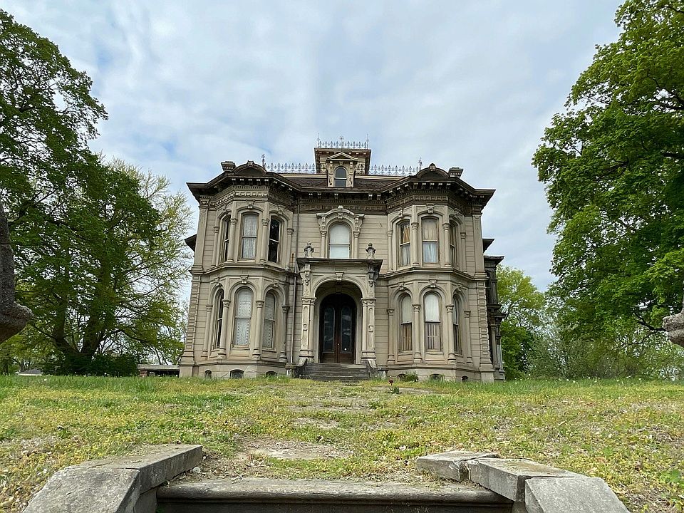 1st image of 703 Hall St