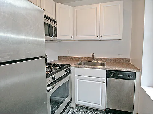 Rented by SW Queens Mezzanine | media 9