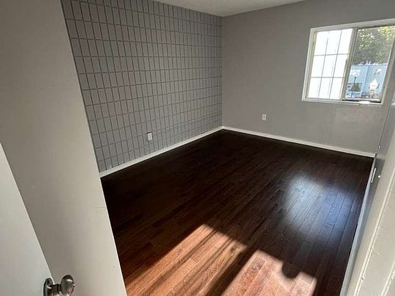 3rd image of 76 Sherman Ave #4