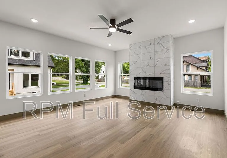 2400 Buchanan St — Photo 2