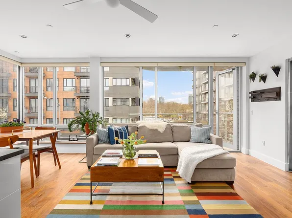 34 Eckford St APT 3B, Brooklyn, NY 11222