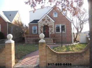 18302 Camden Ave, Saint Albans, NY 11412