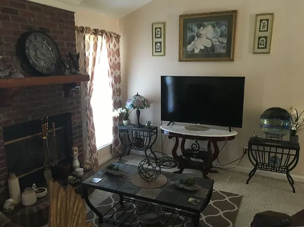 1330 Hayes Ave, Russellville, AL 35653