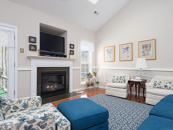 2nd image of 4654 Oak Meadow Way