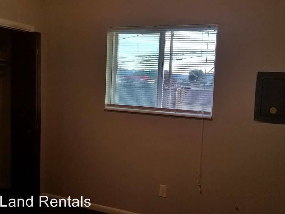 2nd image of 155 Adams St APT 1