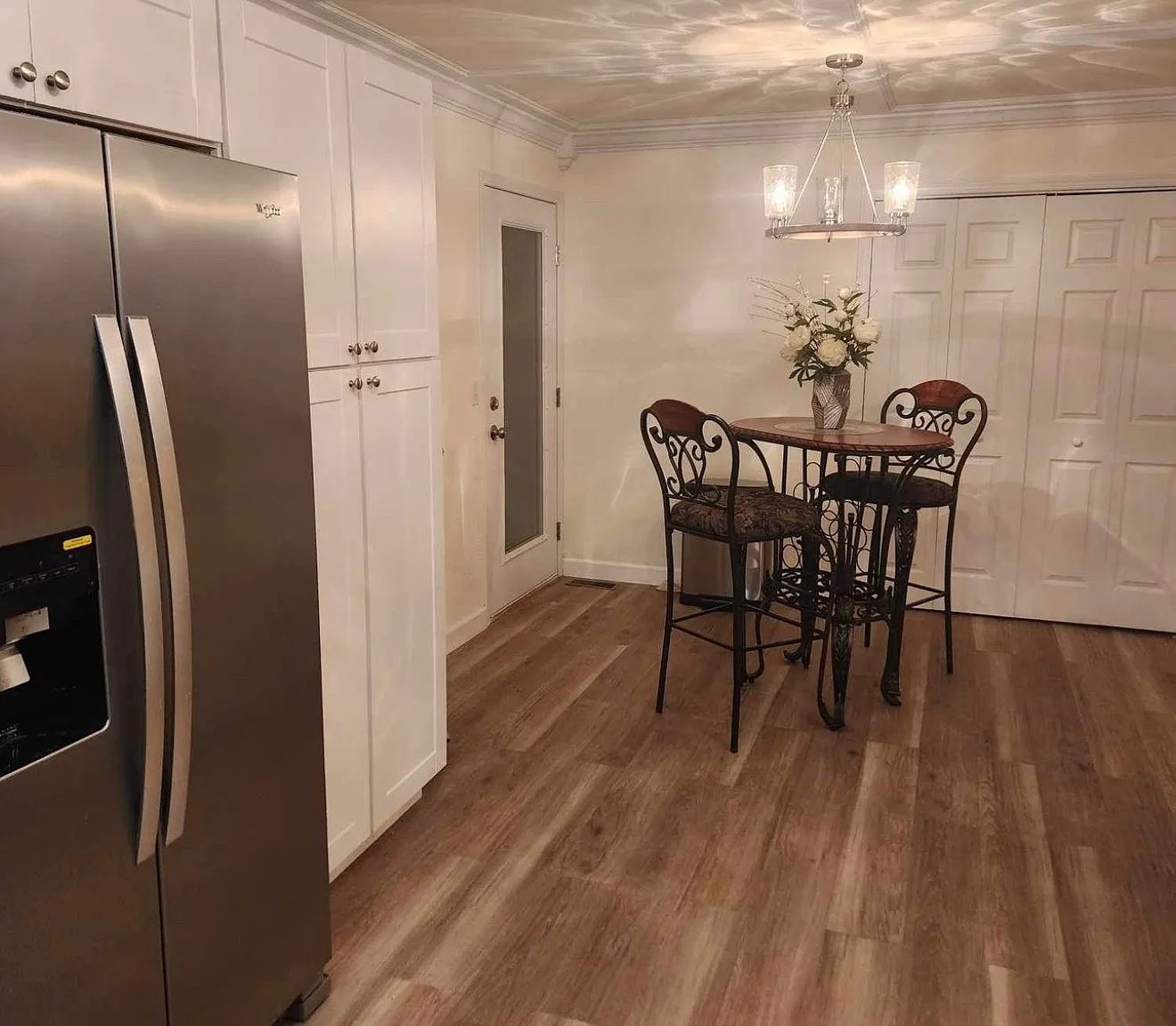 3 bed, 1200 sqft, $2,395 — Photo 3