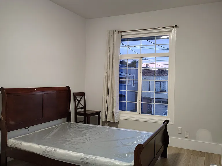 120-122 N Parkview Ave #A — Photo 1