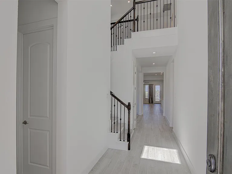 22300 Lago Lookout Ln — Photo 34
