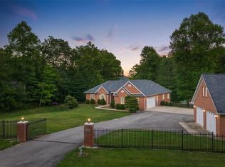 5181 S Poplar Dr, Columbus, IN 47201