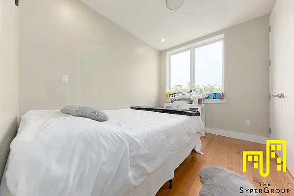 Rented by The Syper Group | media 9