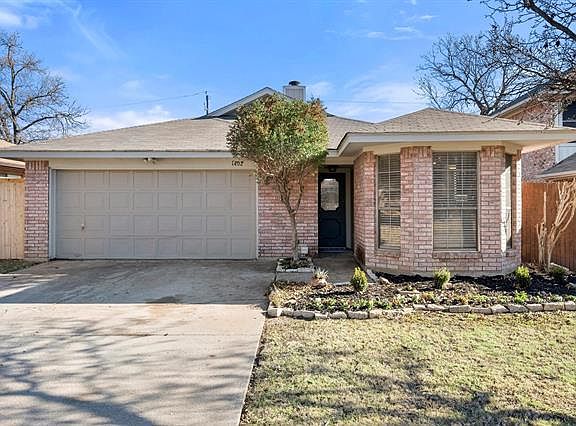 2nd image of 1402 Ivy Creek Dr