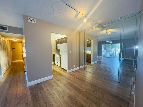 3rd image of 13771 Oneida Dr